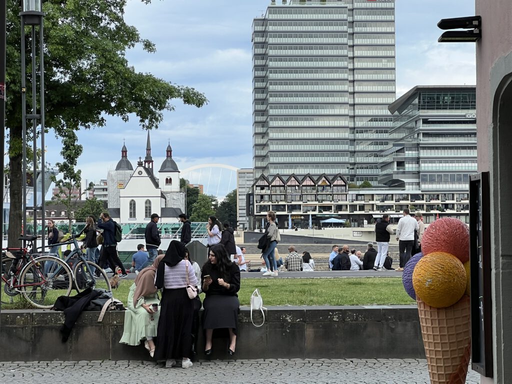 Rheinpromenade in der Altstadt