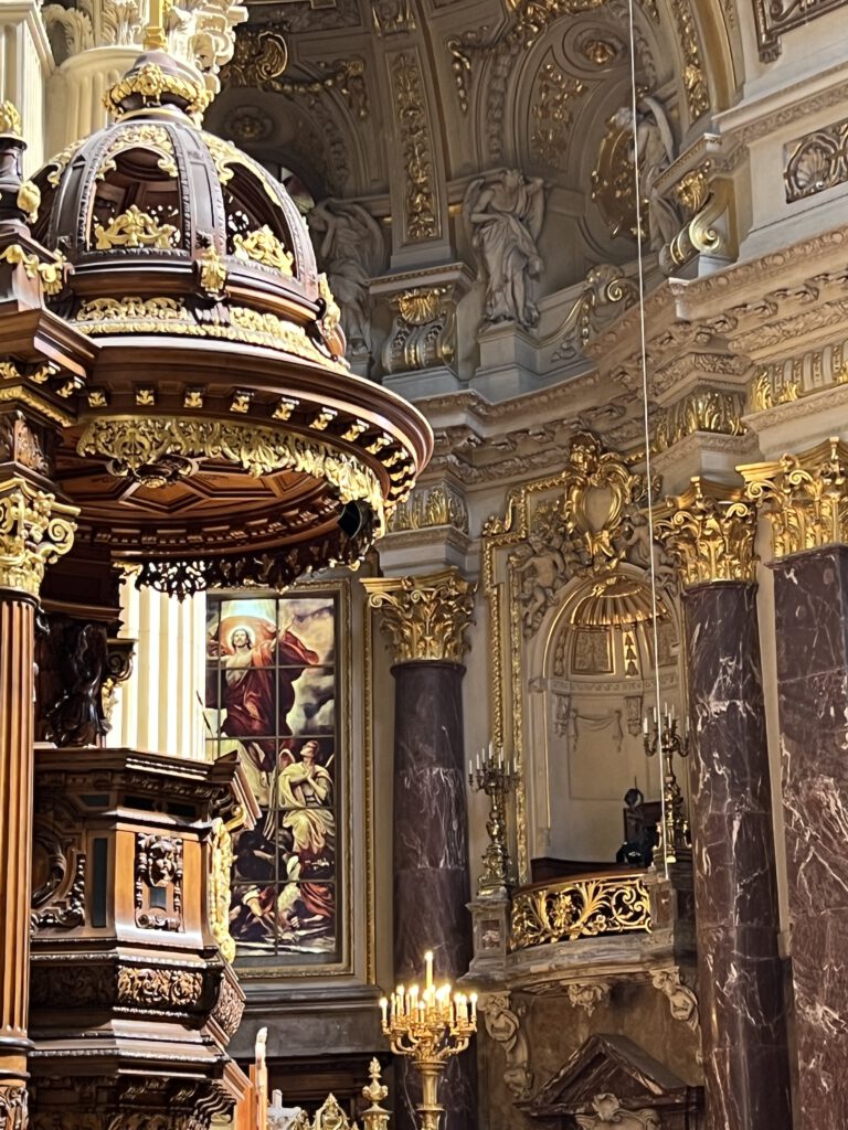 Kanzel im Berliner Dom