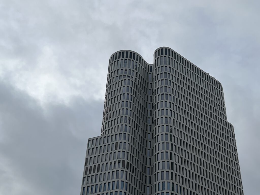 Upper West (ursprünglich: Atlas Tower) Hochhaus am Breitscheidplatz