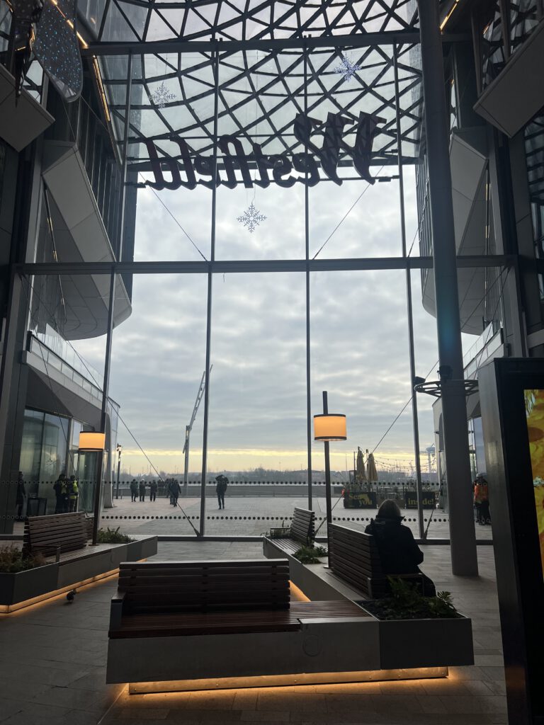 Blick Richtung Elbe vom Westfield Hamburg-Überseequartier