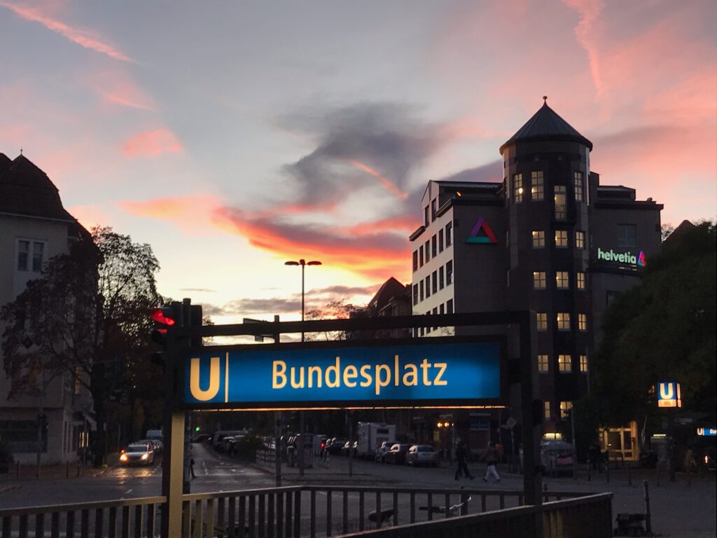 Bundesplatz Friedenau BVG Sonnenuntergang Bundesallee