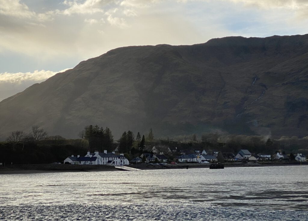 The Inn at Ardgour Pub Corran Ferry Onich CalMac Aussicht Fähre Schottland Highlands Loch Linnhe