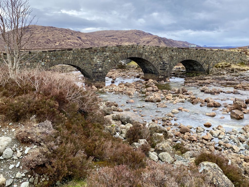 Sligachan Bridge alte Steinbrücke River 1820 A87 Black Cuillins