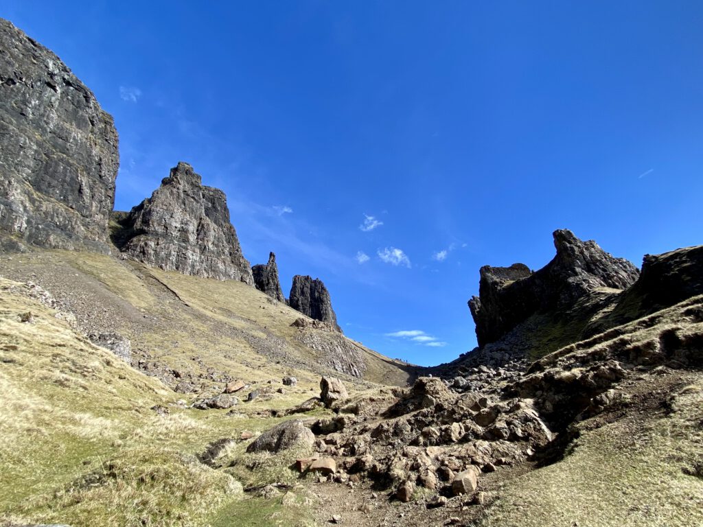 Quiraing Passtrasse Erdrutsch Insel Schottland Isle of Skye Highlands Wanderung The Needle The Prison