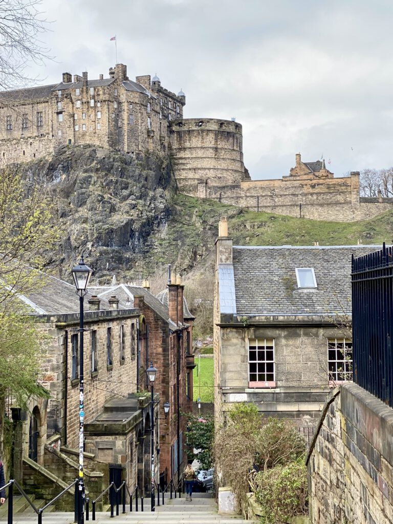 The Vennel Viewpoint auf Edinburgh Castle 