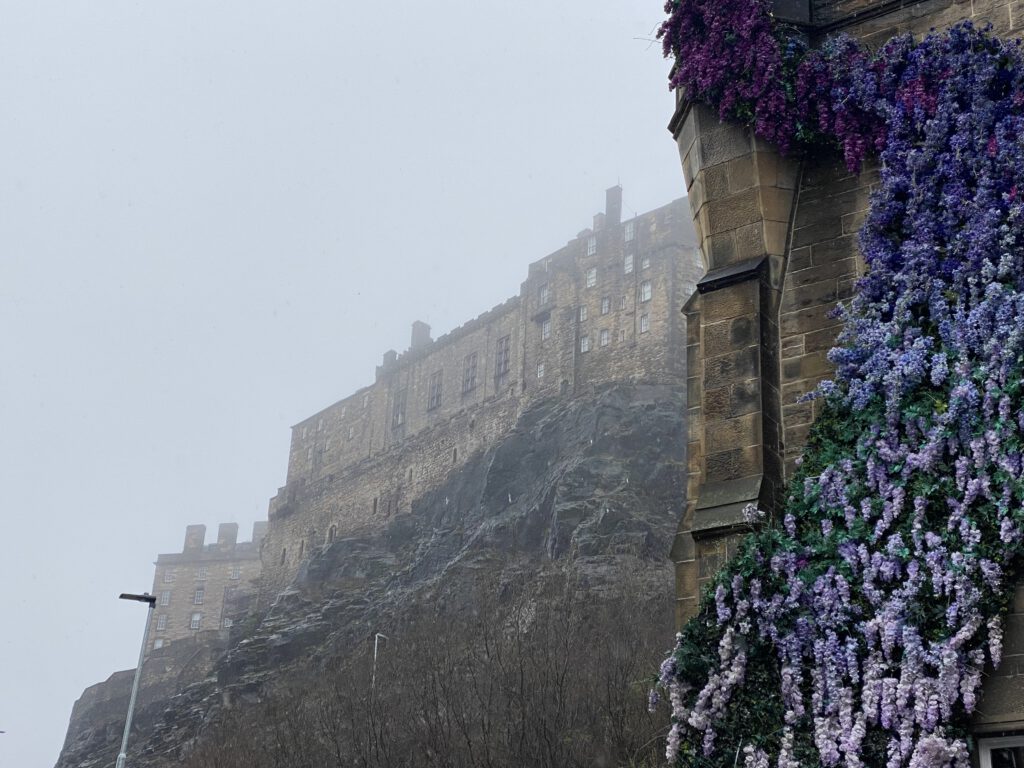 Edinburgh Castle Nebel Niesel Schottland Hauptstadt