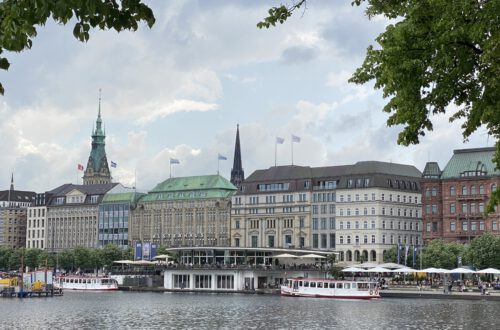 Binnenalster mit Alsterpavillion und Schiffen