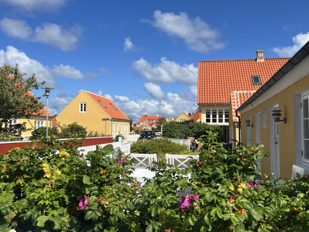 ocker-gelbe Häuser in Skagen 
