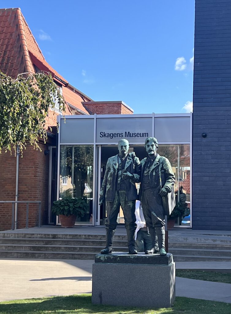 Michael Ancher und P.S. Krøyer vorm Skagens Museum