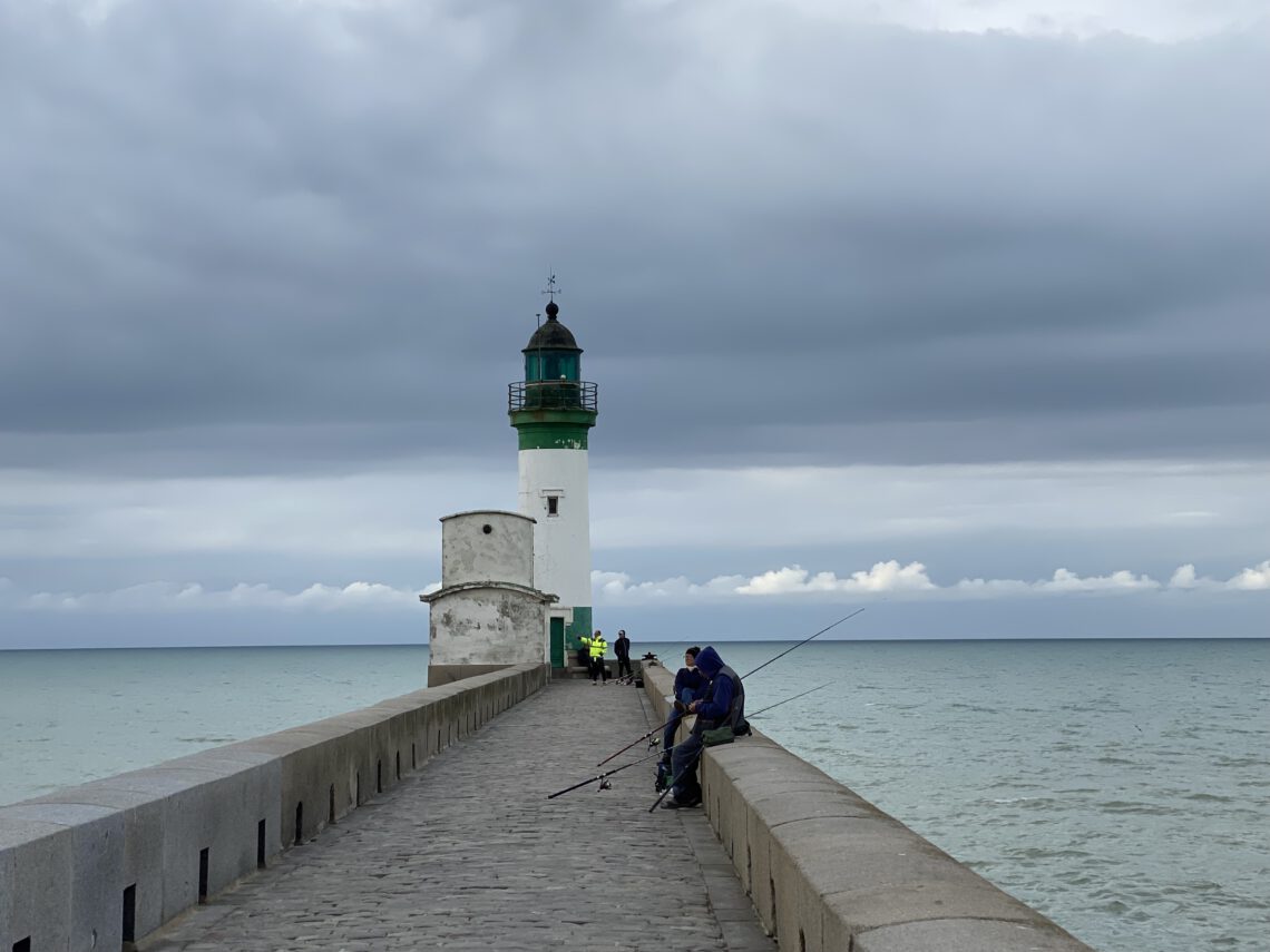 Leuchtturm und Mole in Le Treport