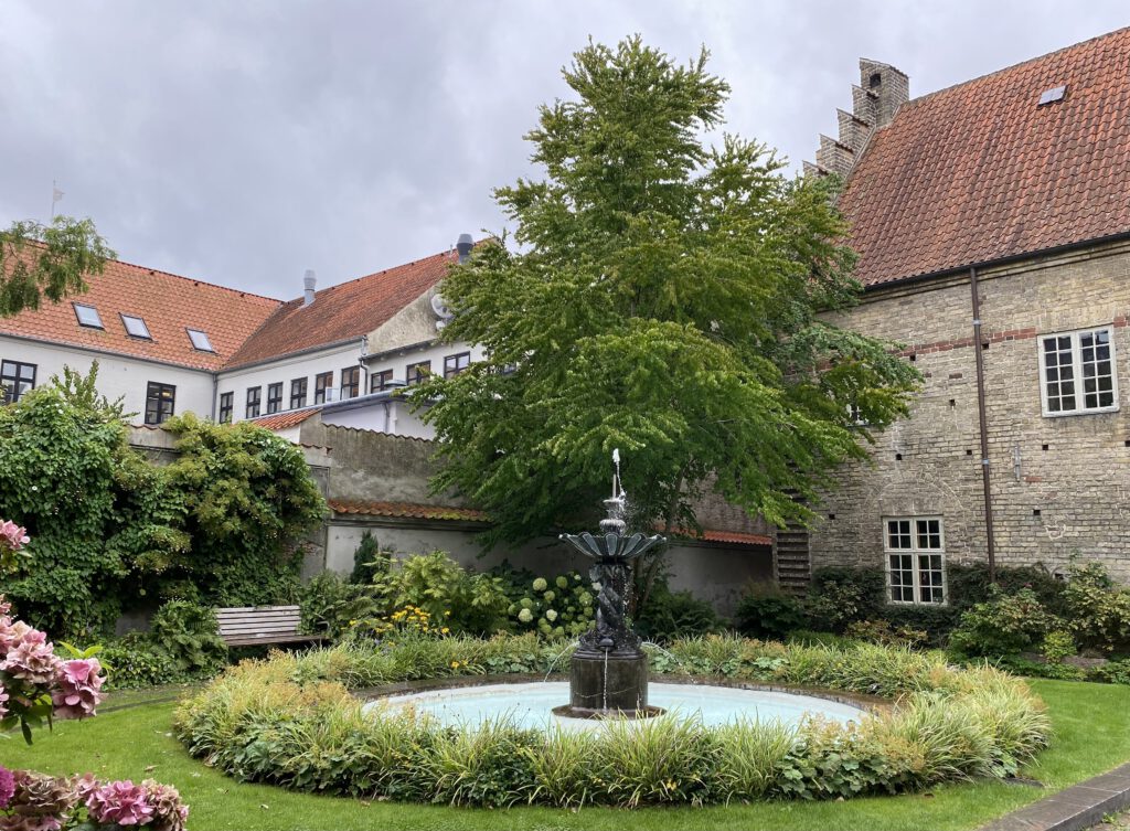 Brunnen im Ålborg Kloster