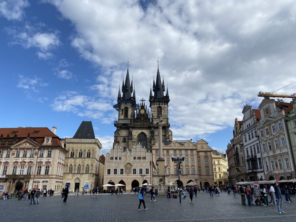 Altstädter Ring mit Teynkirche