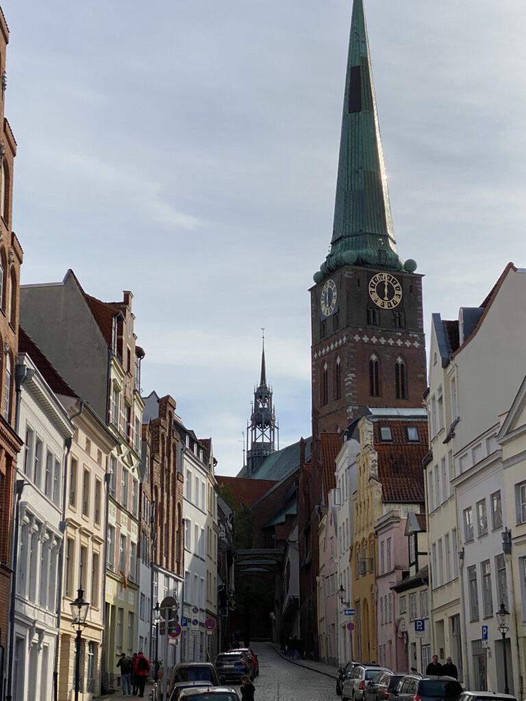 Engelsgrube mit Blick auf Jakobi Kirche