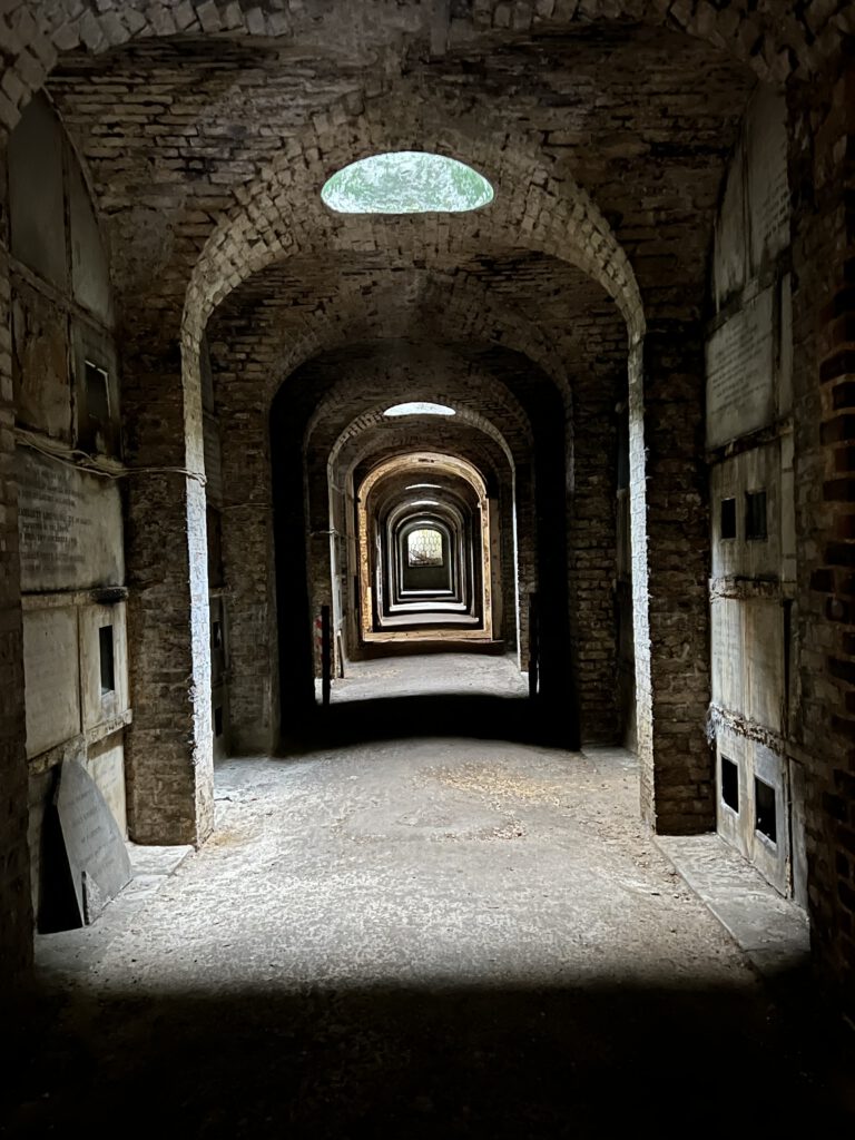 Katakomben im Highgate Cemetery in London