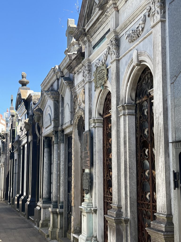 Gräber auf dem Recoleta Friedhof 