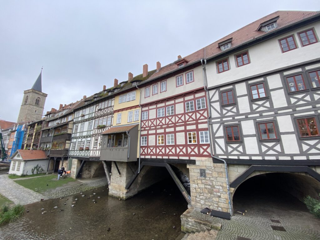 Krämerbrücke außen mit Ägidienkirche