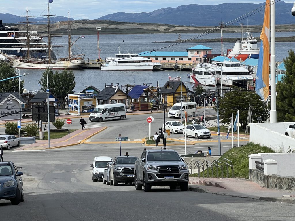 Blick auf den Hafen von Ushuaia