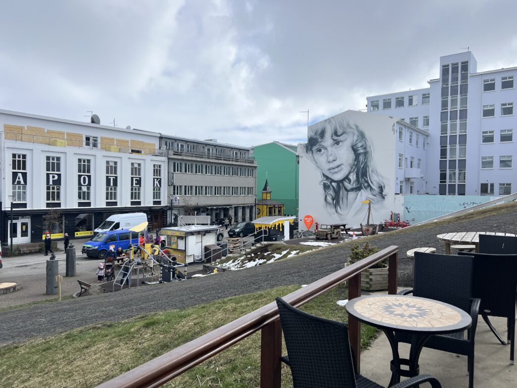 Graffiti „Akureyravaka“ von Guido van Helten