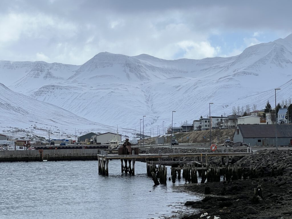 Steg am Hafen von Siglufjörður