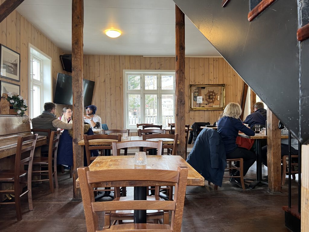 Kaffi Lára El Grillo Bar