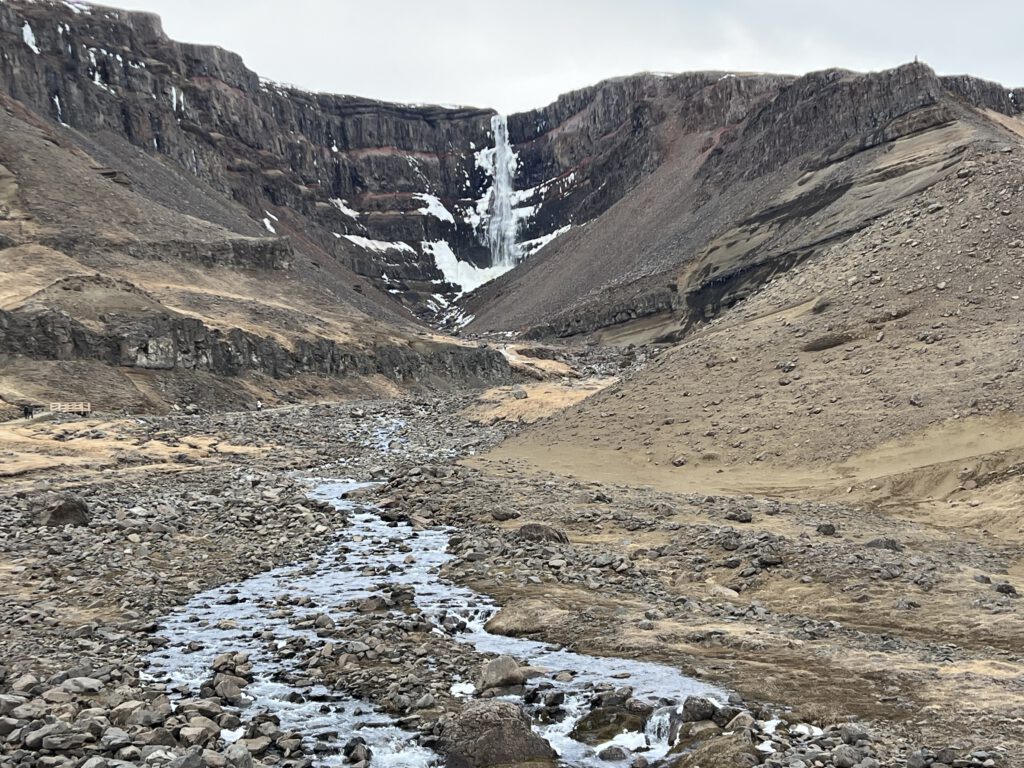Hengifoss aus der Distanz
