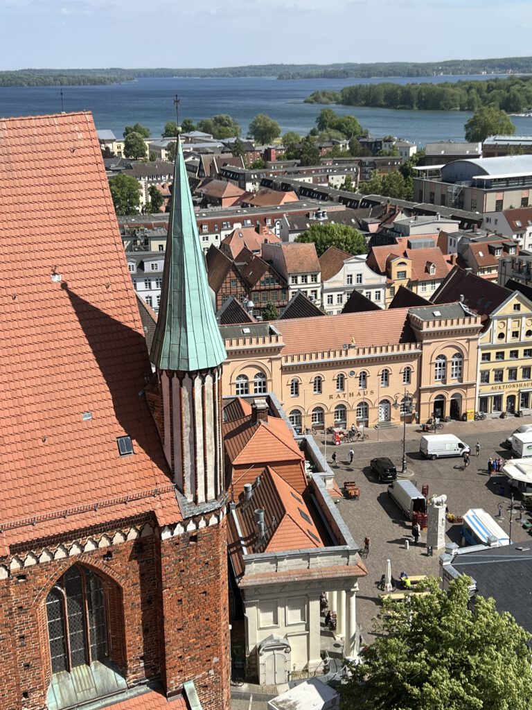 Blick vom Dom St. Marien auf den Marktplatz