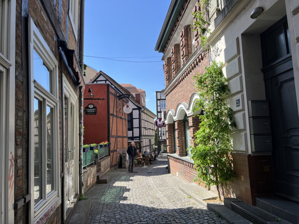 2. Enge Gasse