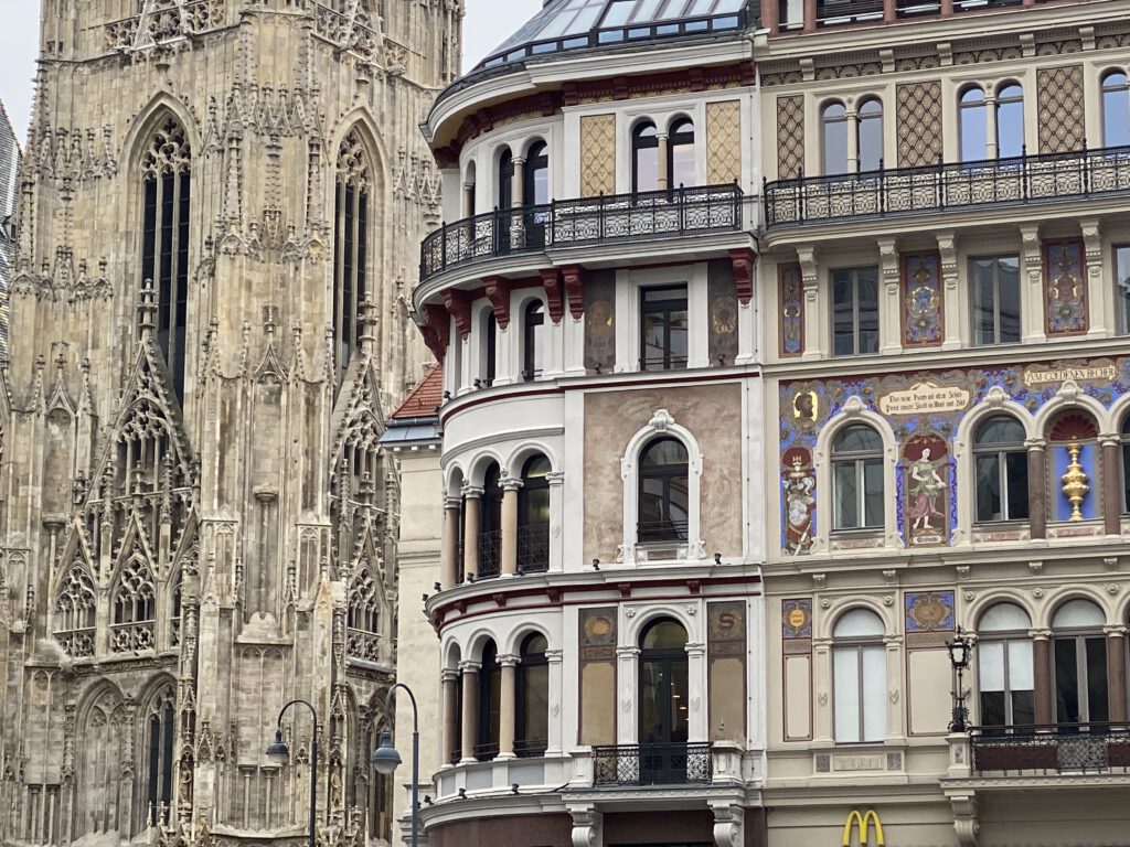 opulente Fassaden am Stephansdom