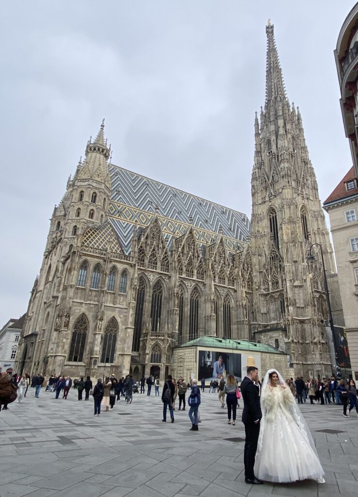 Stephansdom mit Brautpaar