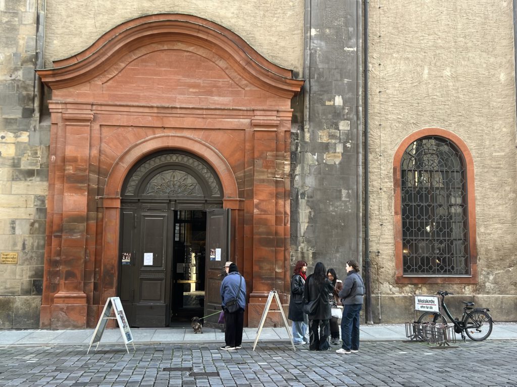 Eingang zur Nikolaikirche