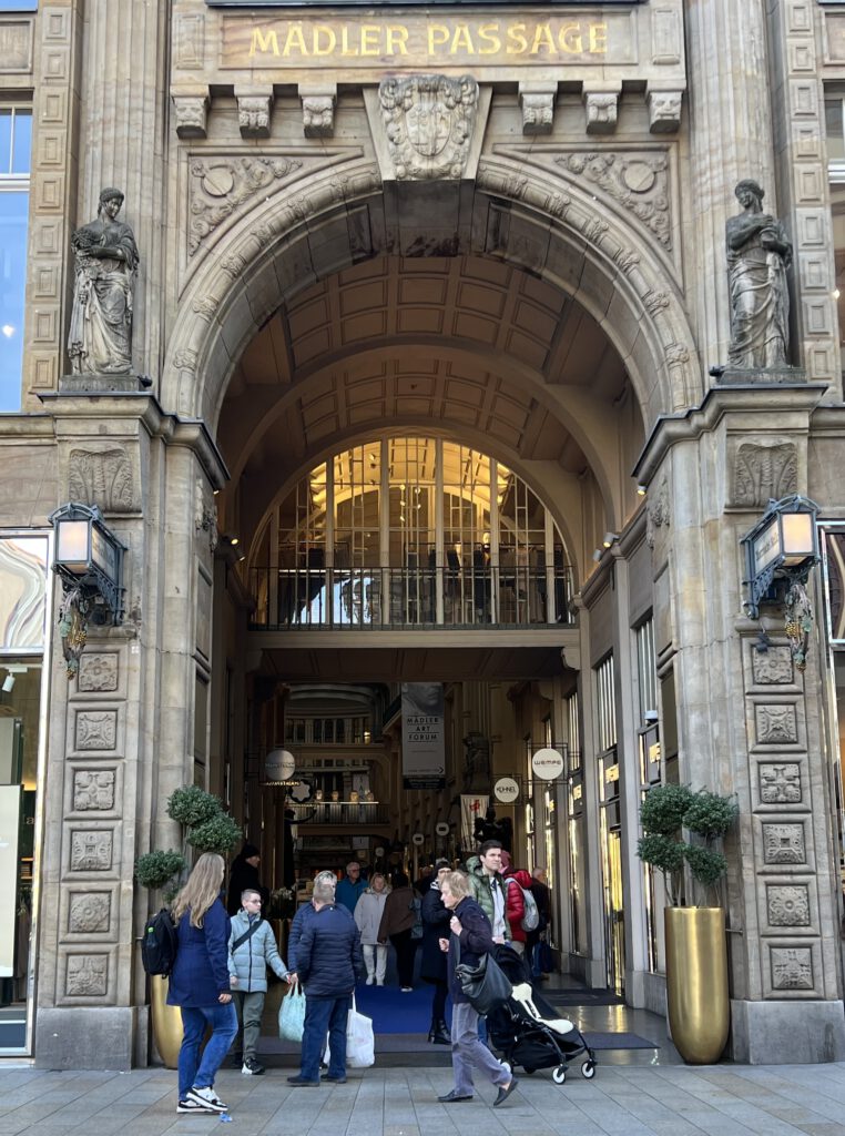 Eingang Mädler Passage