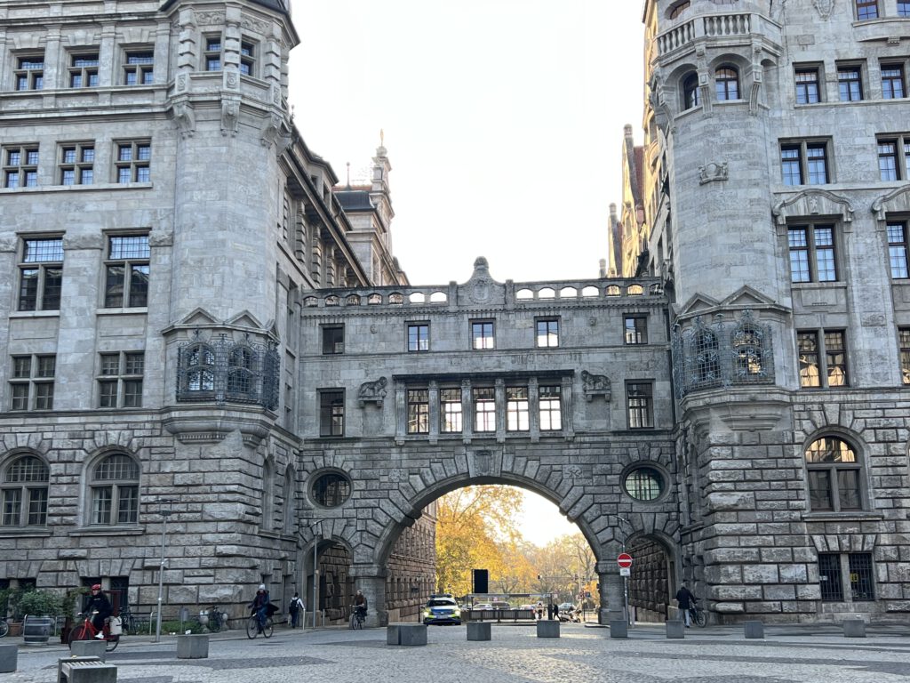 Torbogen Neues Rathaus Leipzig