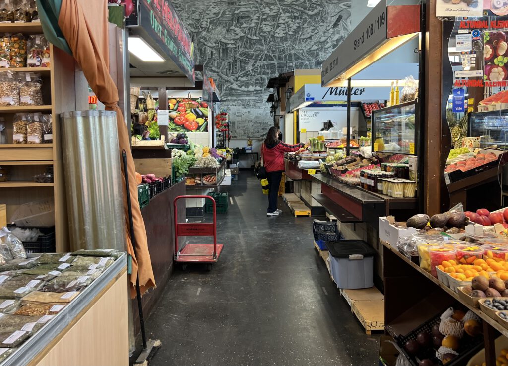 Gang in der Kleinmarkthalle Frankfurt