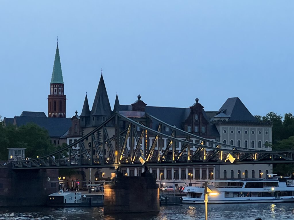 Eiserne Steg über den Main