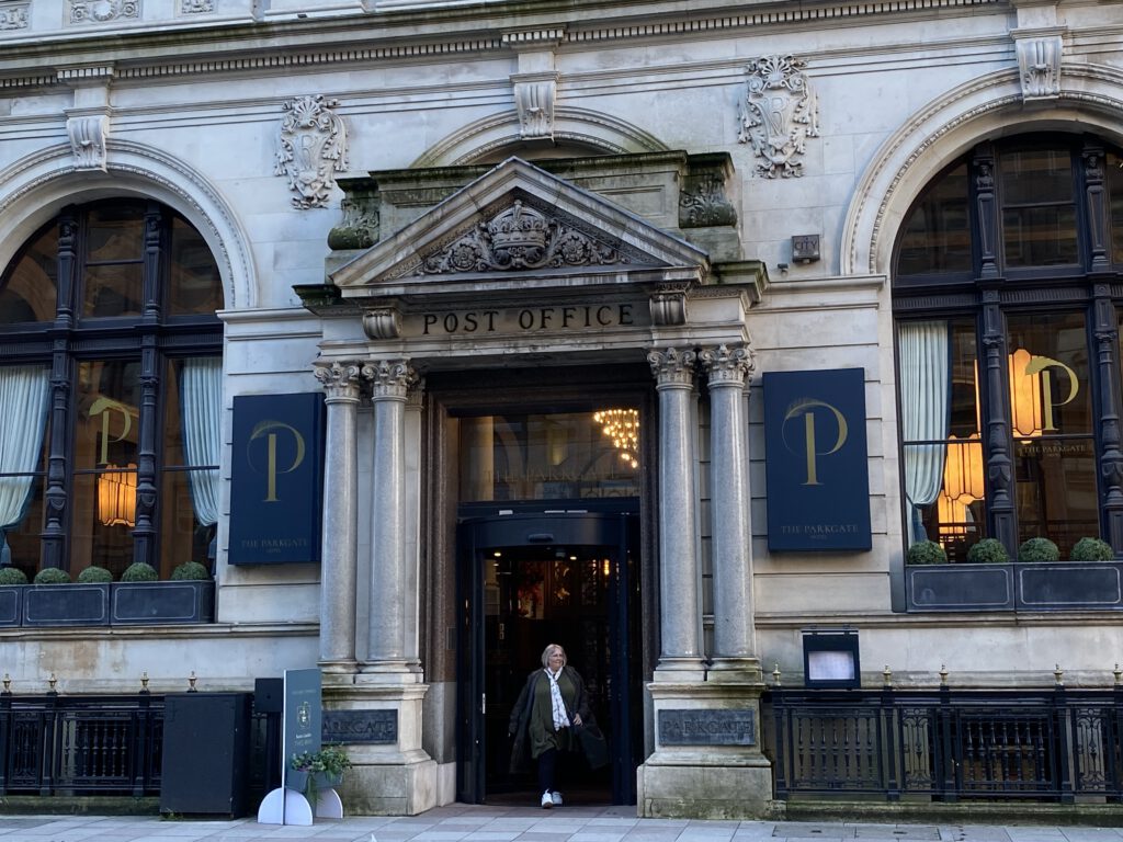 Eingang zum Hotel The Parkgate