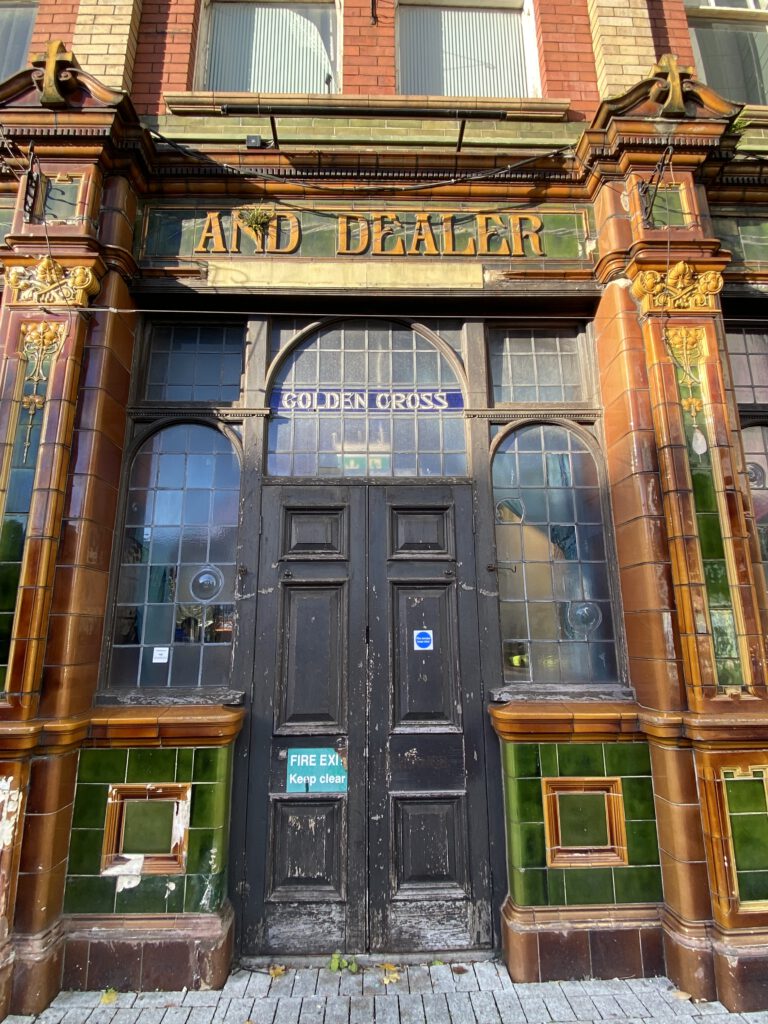 Gay-Bar The Golden Cross