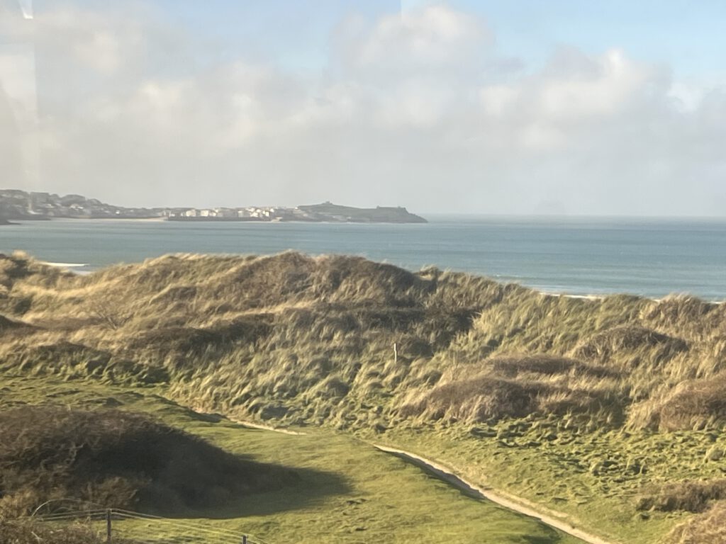 Küste bei St. Ives vom Zug aus gesehen