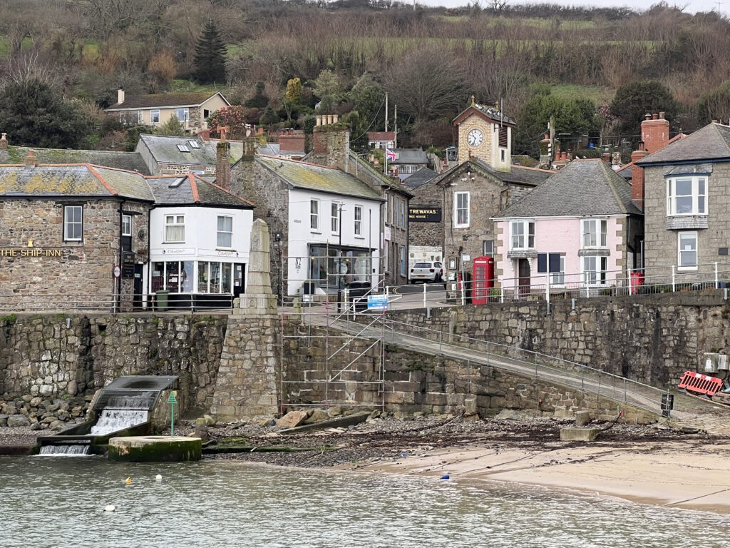 Häuser am Hafen von Mousehole