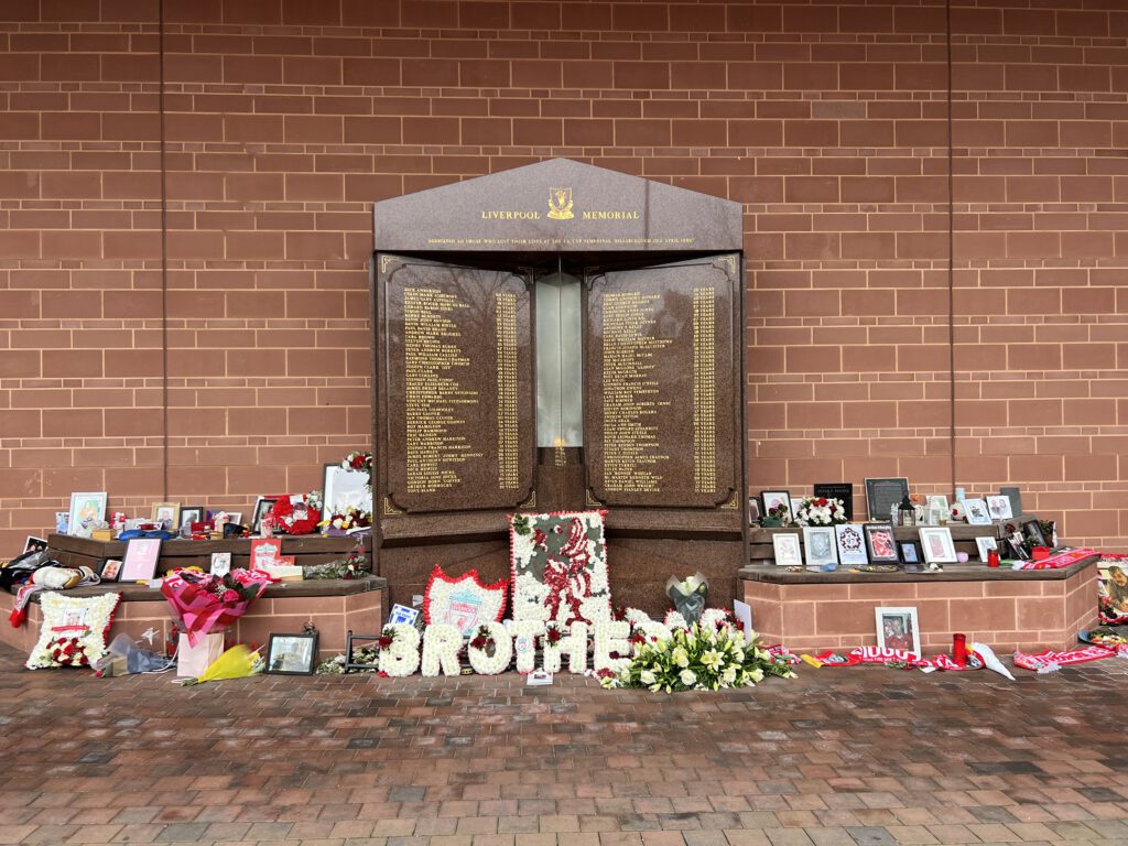 Gedenktafel für Hillsborough-Katastrophe