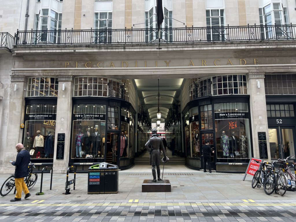 Piccadilly Arcade außen