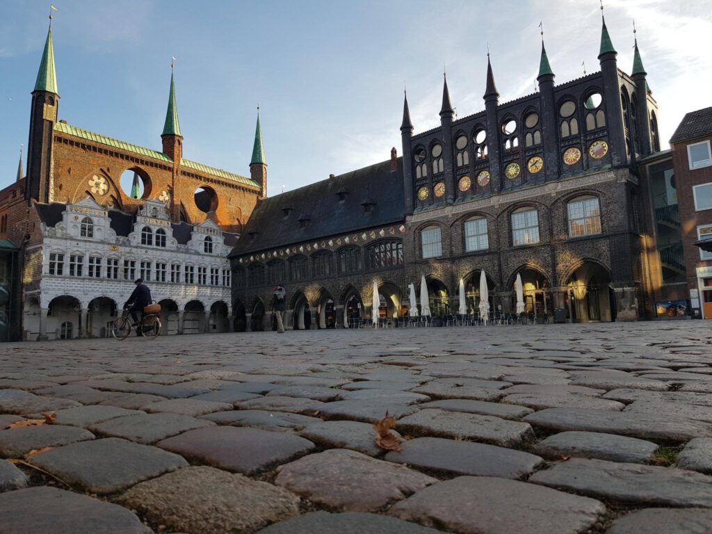Marktplatz mit Rathaus